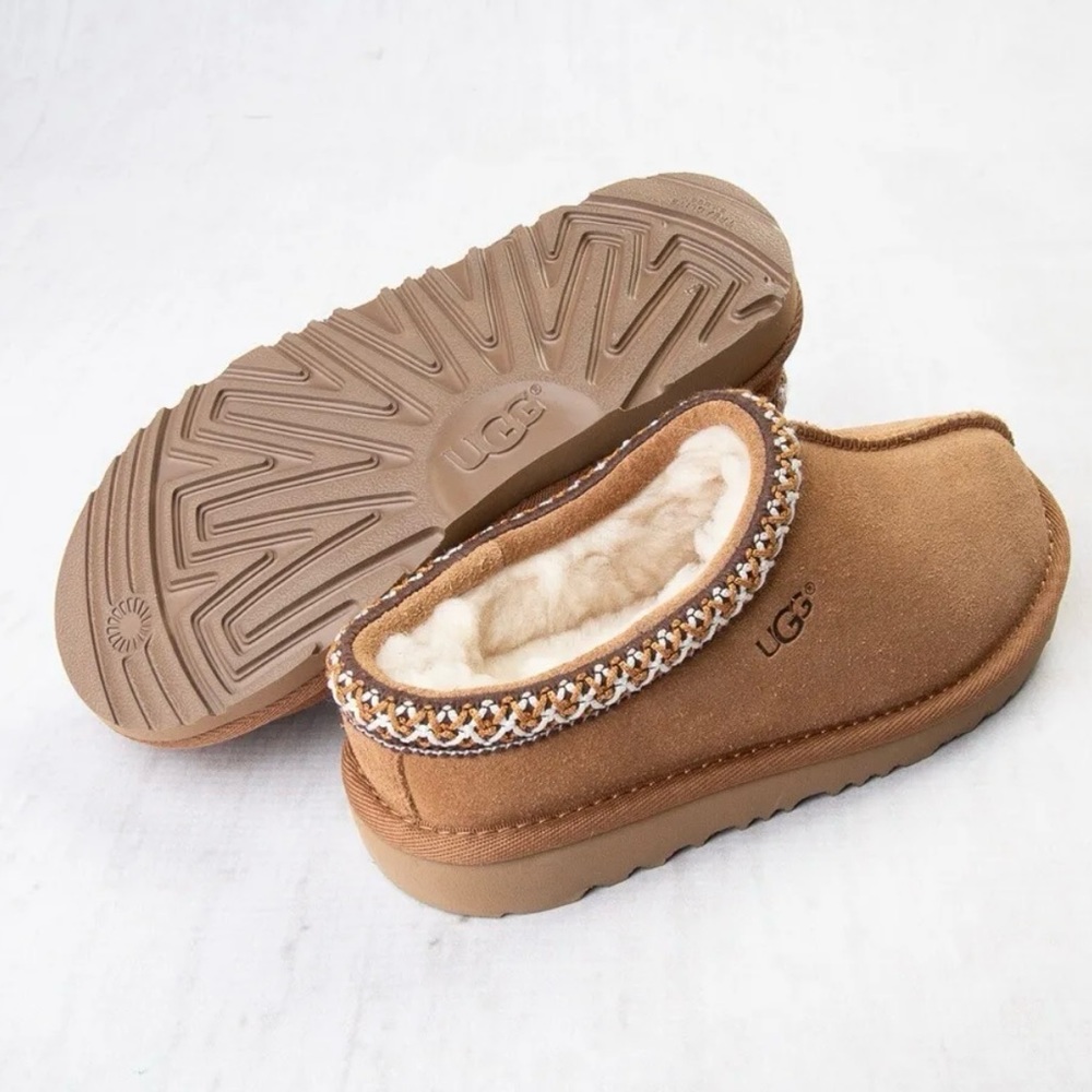 Ugg Tasman II Big Kid sandal chestnut New in box